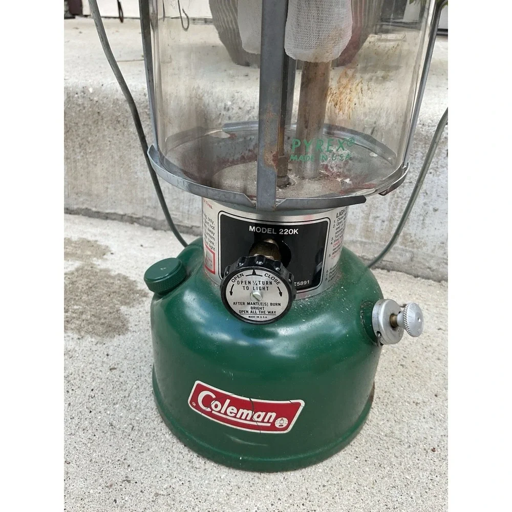 Coleman Lantern 220K Vintage 1981  With Red Case